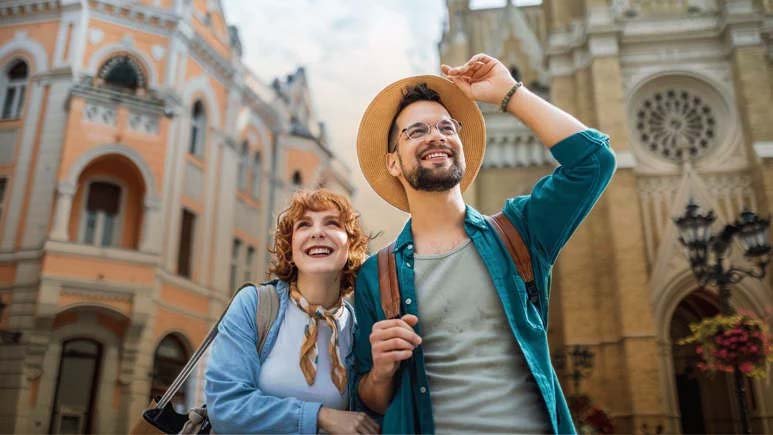 8 Quiet Signs That Show That A Couple Is Happy